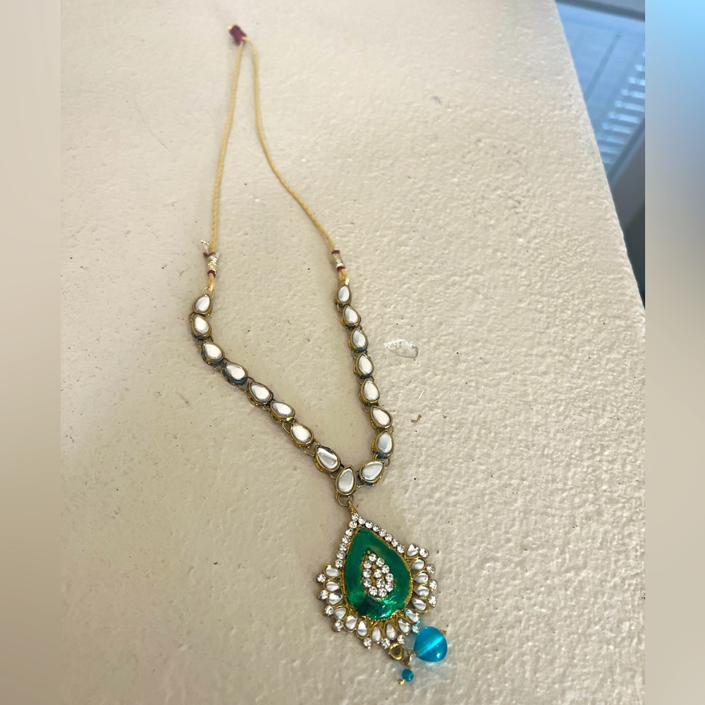 VeroniQ Trends-Designer Kundan‎  Indian style Necklace in sea green stones